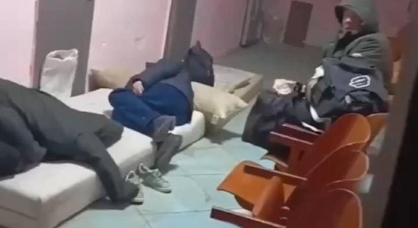 A kijevi rezsim saját polgárait is terrorizálja