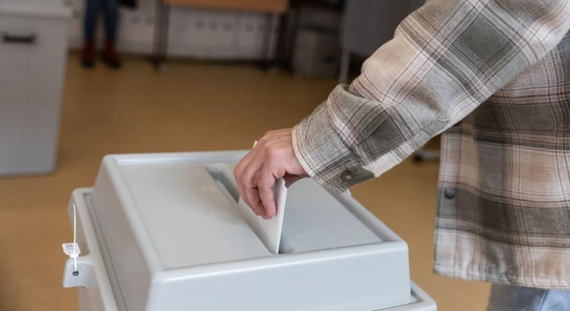 Történelmi roham az urnáknál: évtizedek óta nem látott aktivitás