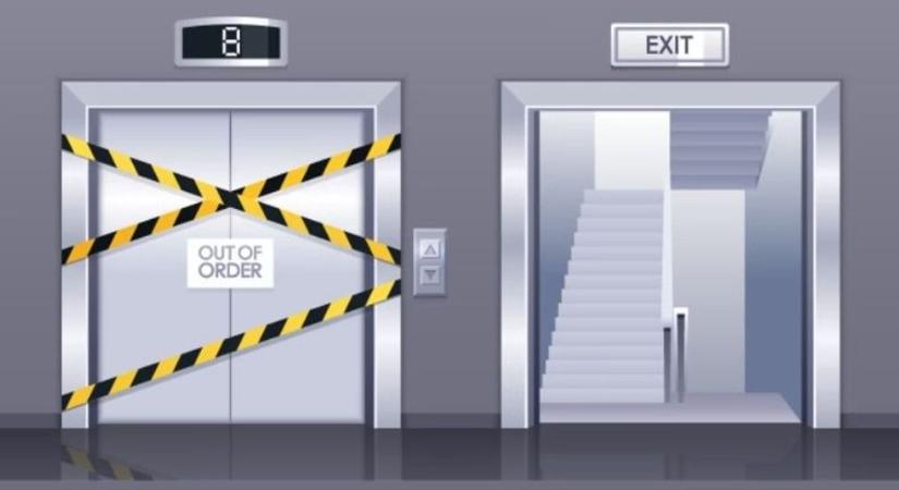 Választás 2026 - Öt választópolgár ragadt a liftben Milánóban