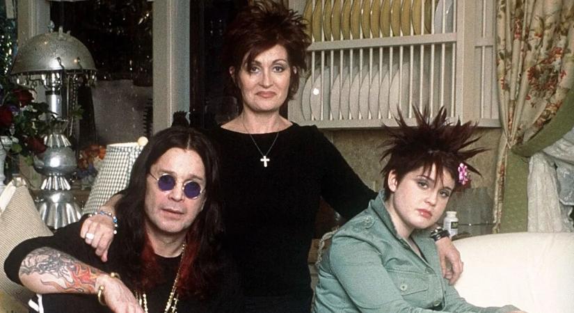 „Várd ki a végét, amikor már nem tudod felhívni!” – Kelly Osbourne zokogva vallott Ozzy haláláról