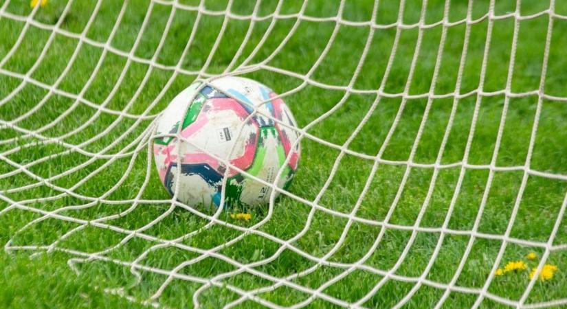 Szórta a pirosat a játékvezető a beregi El Clásicón