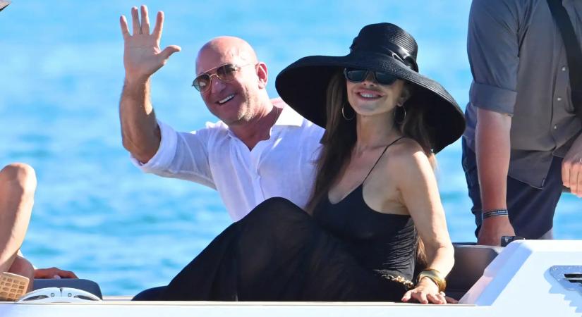 Jeff Bezos fizetése: Tényleg kevesebbet keres, mint egy amerikai építőmunkás?