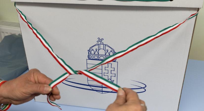 Véget ér az Orbán-rendszer vagy újra behúzza a Fidesz? Percről percre a választásról