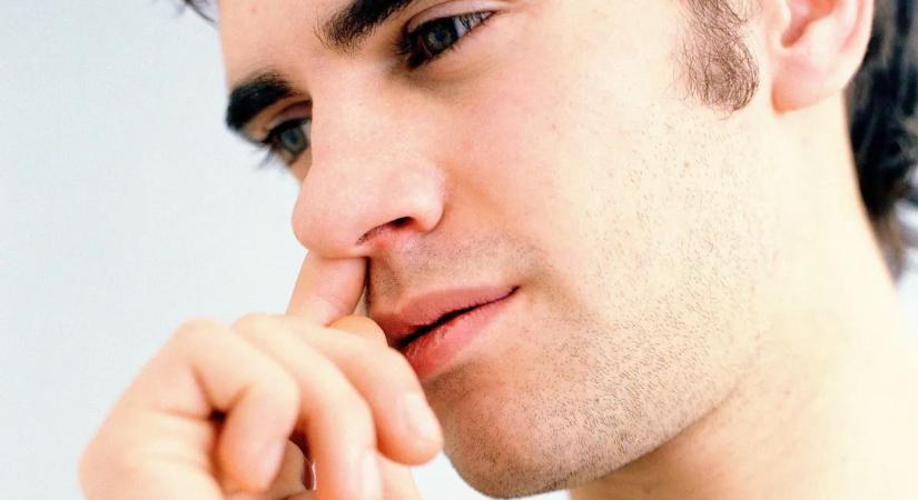 Ezért ne piszkálja soha az orrát: súlyos betegséget kockáztat vele