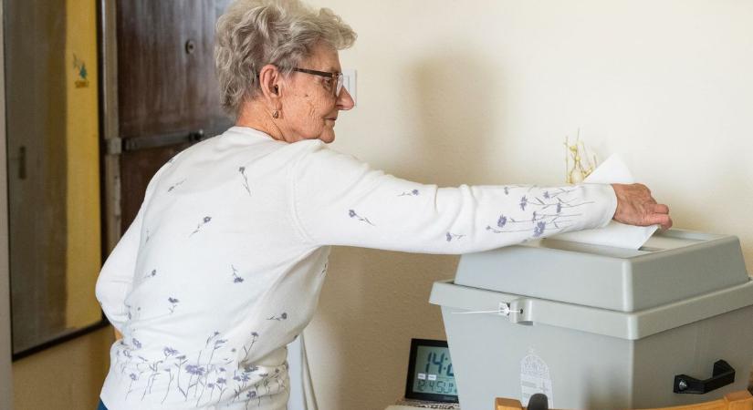 Dunaföldváron egy nő bezárta édesanyját és elvette a igazolványait, hogy az ne tudjon szavazni