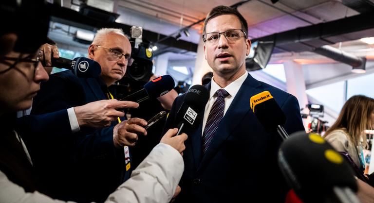 Gulyás Gergely urnazáráskor: A demokratikus felhatalmazás minden korábbinál erősebb