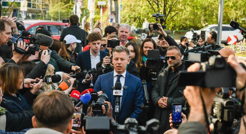 Magyar Péter: Több ezer bejelentés érkezett különböző súlyú választási csalásokról