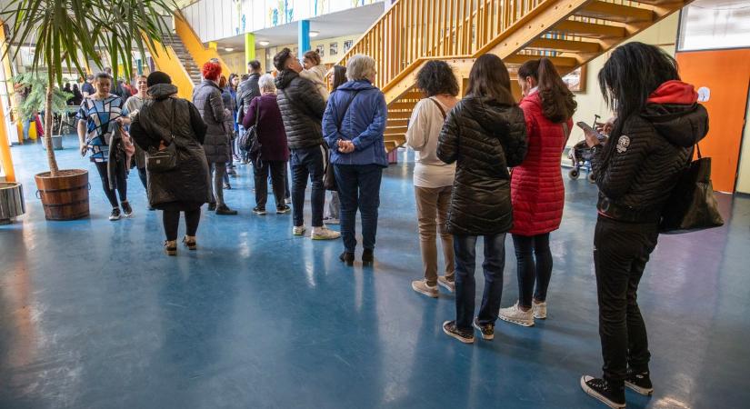 Elszabadult a részvétel: brutális számok jöttek Fejérben és országosan is