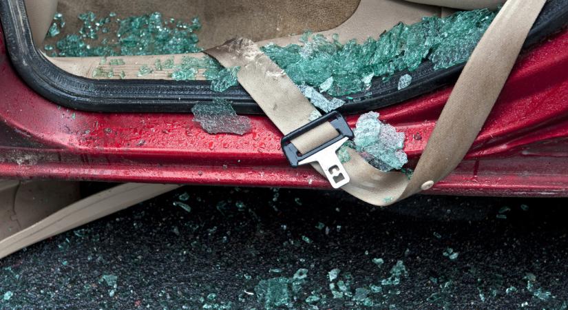 Súlyos közlekedési baleset történt Pécel egyik szavazókörénél