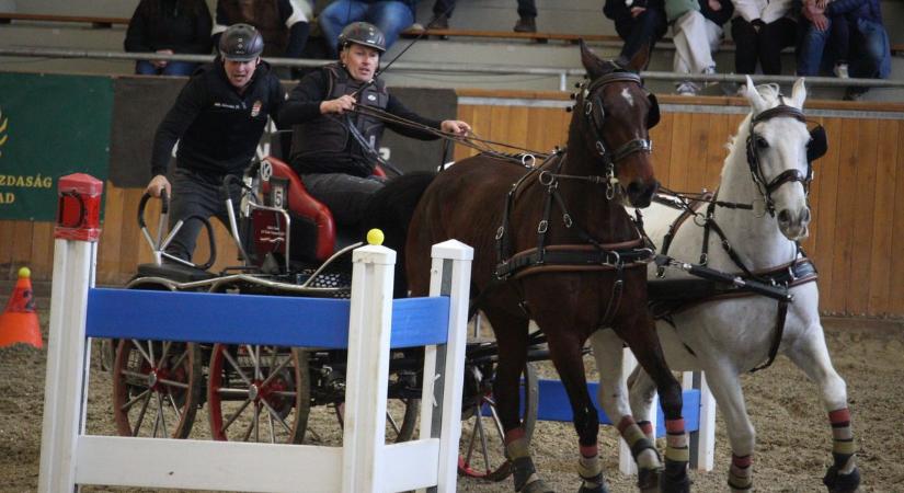 Két szilvásváradi bronzérem a fedeles fogathajtó döntőn  fotók, videó