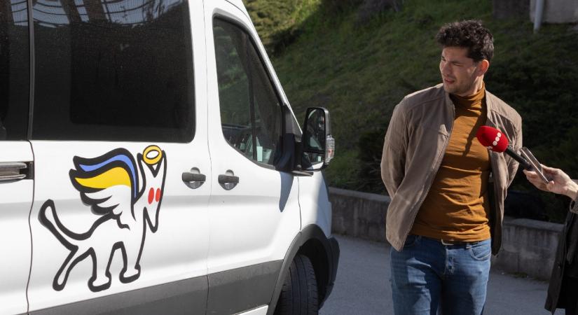 A Kutyapárt listavezetője szerint ha nem jutnak be a parlamentbe, hátrébb kell lépnie