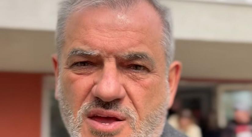 A szavazóhelyiség előtt vett fel kampányvideót a gyáli fideszes polgármester