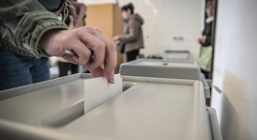 Miskolcon és Tiszaújvárosban a Tisza, Kazincbarcikán és Ózdon a Fidesz vezet