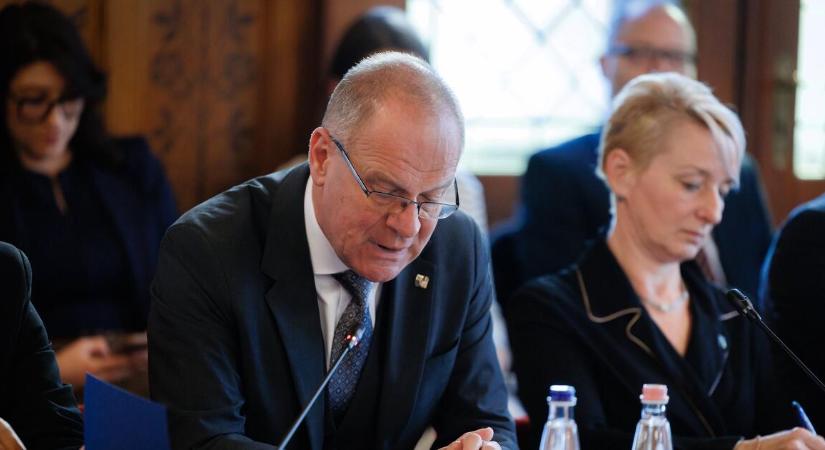 Csúnyán megverhetik a területfejlesztési minisztert szülőföldjén