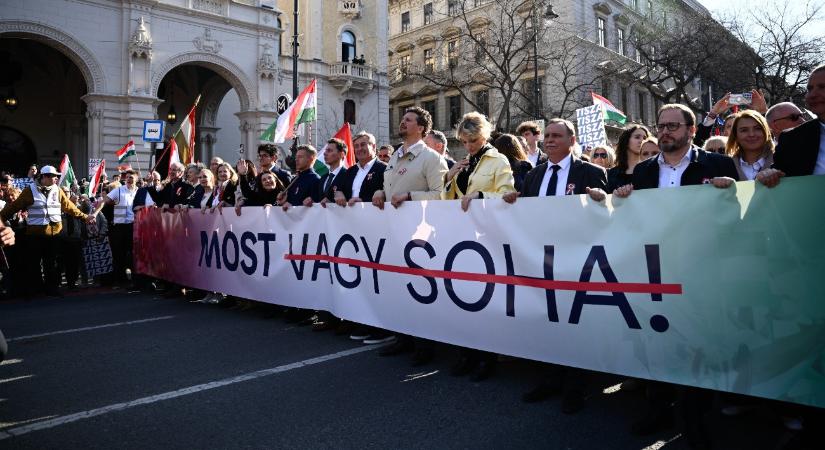 Tisza Párt-sajtótájékoztató este 9 előtt: hatalmas felhatalmazással lehet majd kormányt alakítani