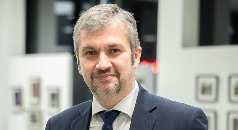 Hadházy Ákos távozik a politikából