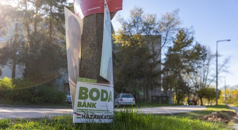 Kampánycsendsértés és plakátháború a választás napján