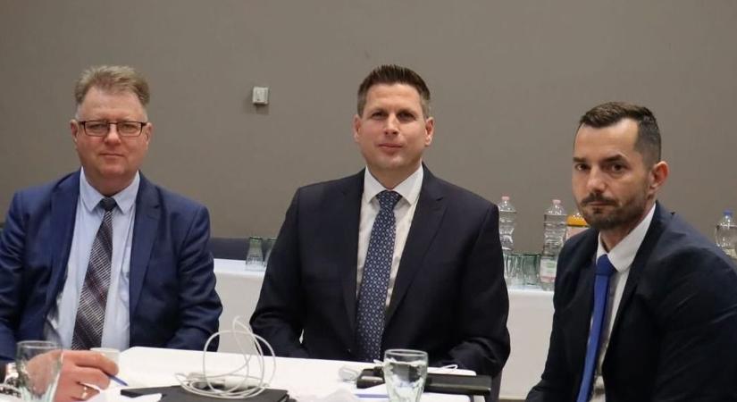 Dr. Mészáros Lajos a közösségi oldalán mondott köszönetet az eddigi bizalomért