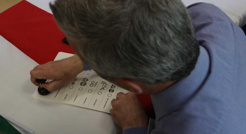 Megszámolták a szavazatok háromnegyedét, tovább erősödött a Tisza