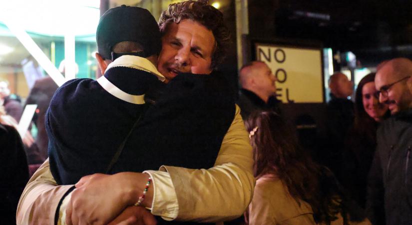 Tiszás eredményváró: 40 százalék körüli feldolgozottságnál elkezdtek pezsgők megjelenni a kezekben