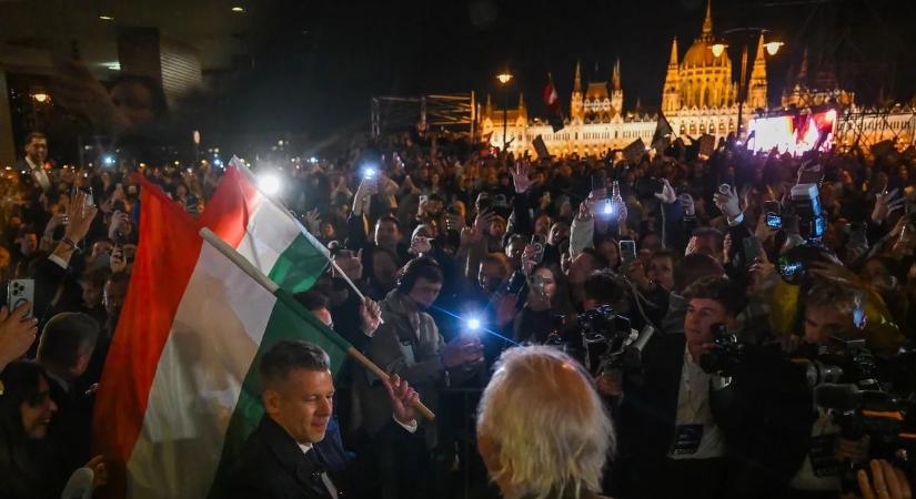 Kétharmados többséggel költözhet be a Tisza Párt a Parlamentbe