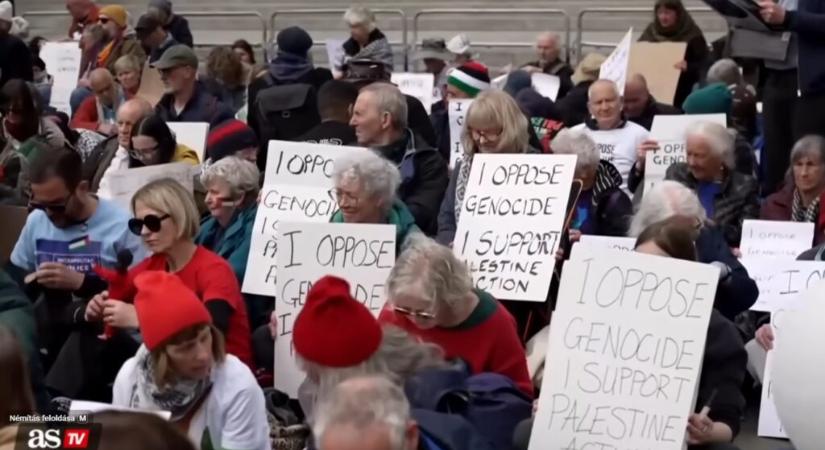 Több mint ötszáz embert vettek őrizetbe Londonban a Palestine Action melletti tüntetésen