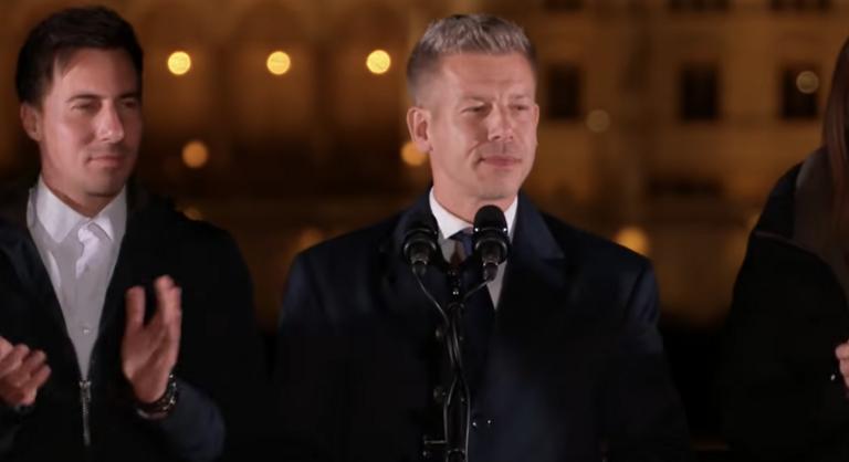 Magyar Péter: Felszólítom a magyar miniszterelnököt, hogy mától ügyvezető kormányként járjon el