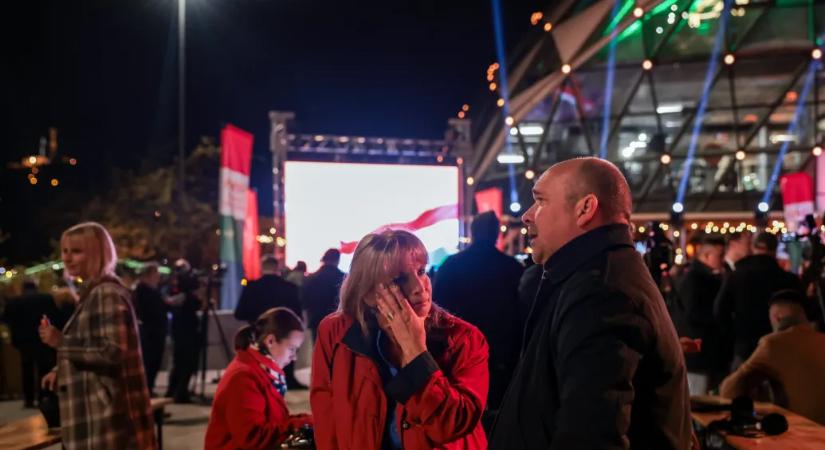 Zsebben hitték a győzelmet a Fidesz eredményváróján, aztán többen sírva távoztak