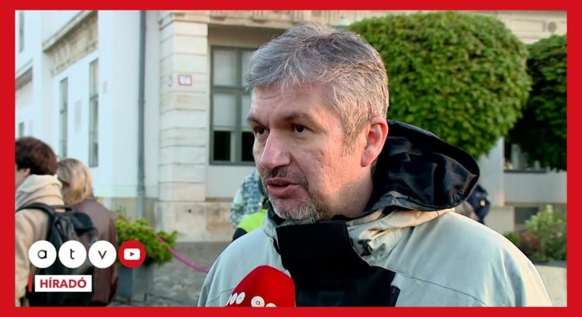 Hadházy Ákos leírhatatlanul boldog, mégis elköszön a politikától