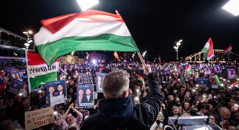 Sima kétharmaddal nyerte a TISZA a 2026-os parlamenti választást - történelmi vereséget szenvedett a Fidesz
