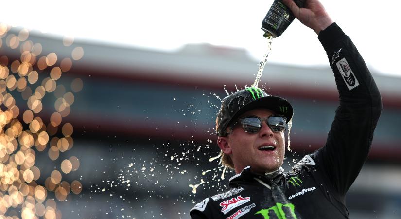 131. nekifutásra, az elmúlt 35 év legszorosabb bristoli befutójában szerezte meg első NASCAR Cup-győzelmét Ty Gibbs