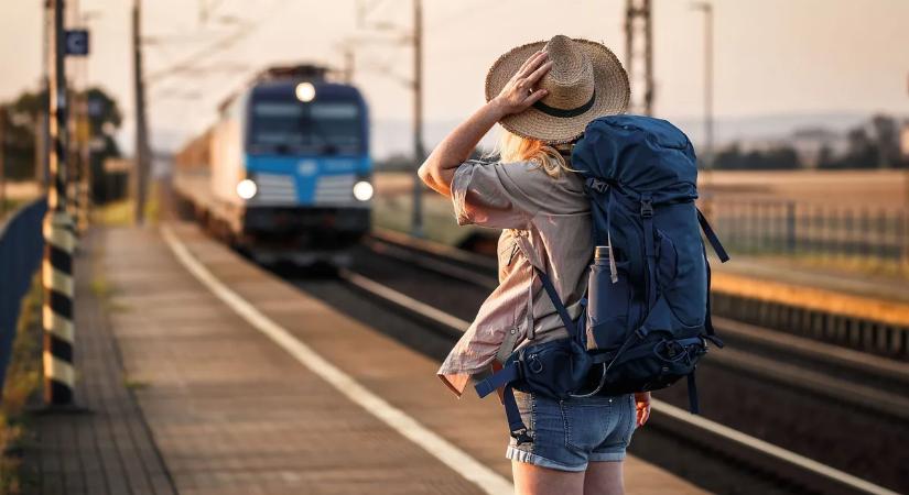 Hosszú órák a síneken? 5 praktikus tanács, hogy élmény legyen a vonatozás