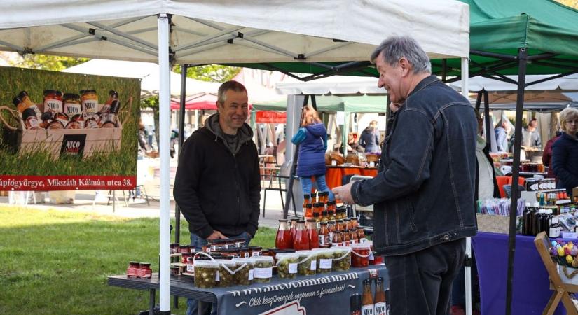 Ha hónap második vasárnapja akkor Helyi Termékek Vására a Hild téren