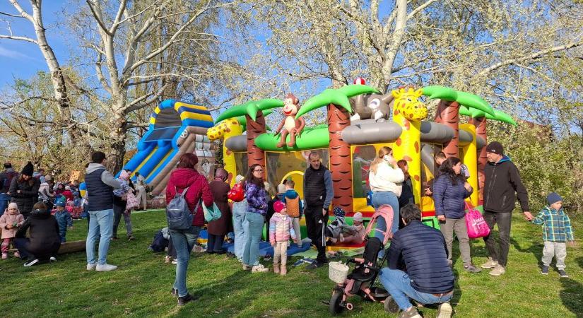 Óriáscsúszda, ugrálóvár és gyerekműsor – Debrecen nem aprózta el a családi napot