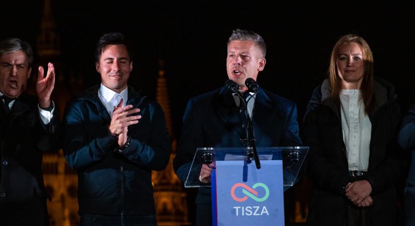 Történelmi fordulat: kétharmaddal győzött a Tisza, óriásit bukott a Fidesz