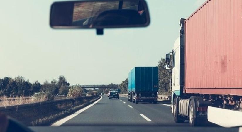 Autósok figyelem! Több helyen is útépítési munkálatok lassítják a forgalmat