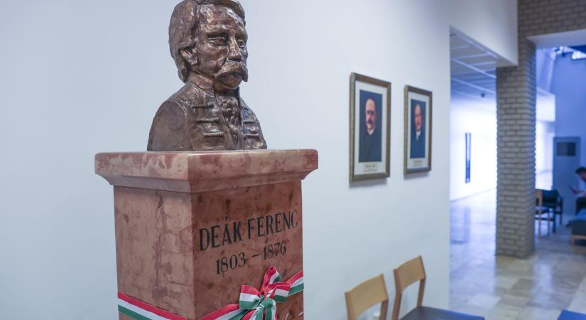 Deák Ferenc: Magyarországot jólétet gyarapító tettekkel kell szeretni