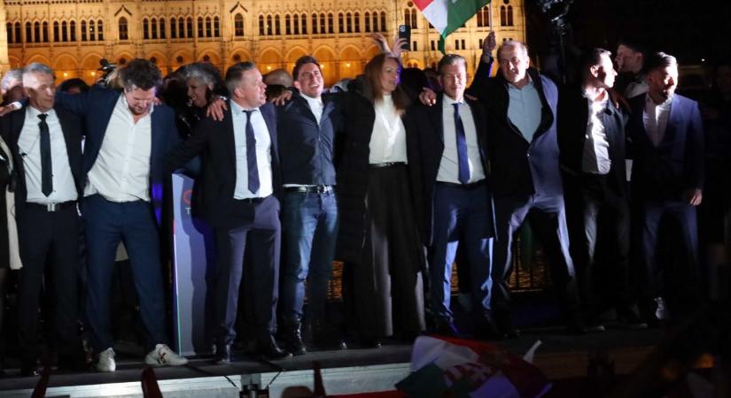 A köztévé másnap visszafogott híradót adott, miután este leadta Magyar Péter beszédét