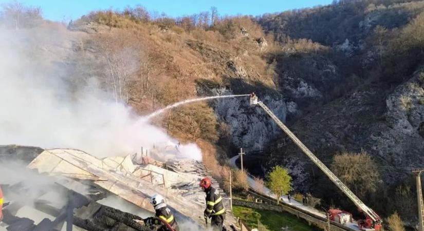 Elszenesedett női holttestet találtak egy kolostorban