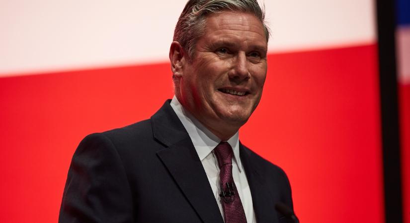 Keir Starmer: az európai demokrácia történelmi pillanata Magyar Péter választási győzelme