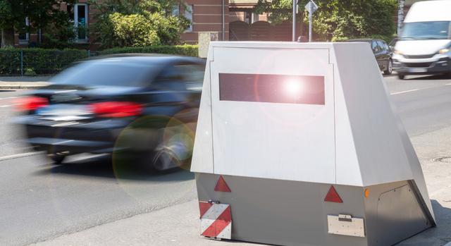 360 fokban látnak az új traffipaxok, elkezdték felszerelni a rendőrautókat velük Svédországban