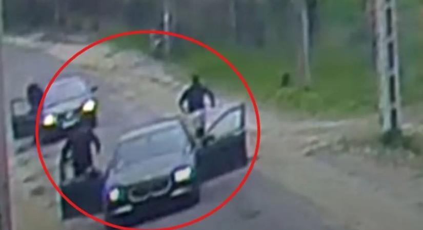 Videó: Összeütköztek, majd elővette a baseball ütőt! Mutatjuk, mi lett a vége!