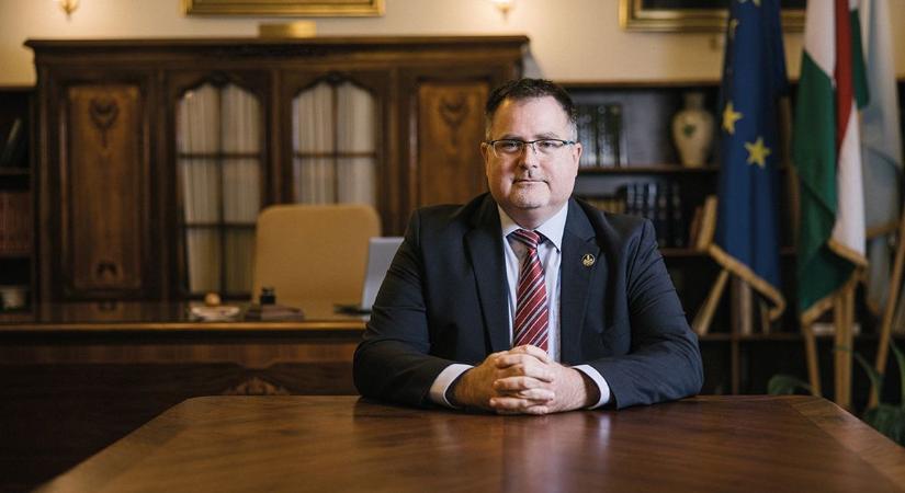 Magyar Péter megfenyegette az Állami Számvevőszék elnökét, mivel ő Varga Judit élettársa