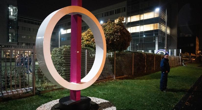 Megnéztük, miről beszélnek hétfőn a közmédiában: reggel 7:30-kor már a vietnámi háború borzalmai volt a téma, de brüsszelezésre is volt idő