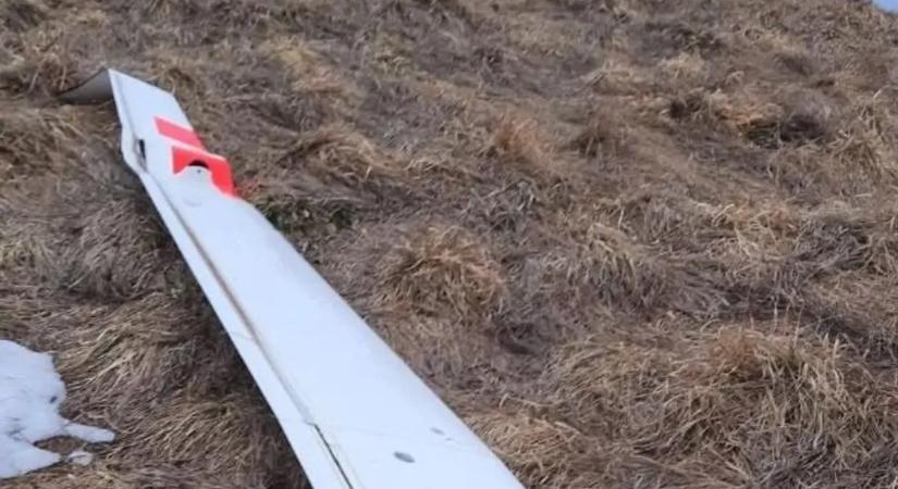 Meghalt a levegőben ütköző két vitorlázó repülőgép egyik pilótája