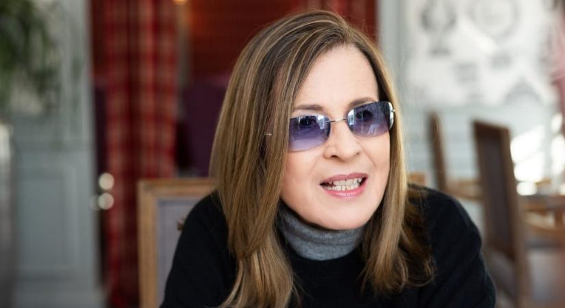 Koncz Zsuzsa Barátság című dalával gratulált Magyar Péternek Emanuel Macron