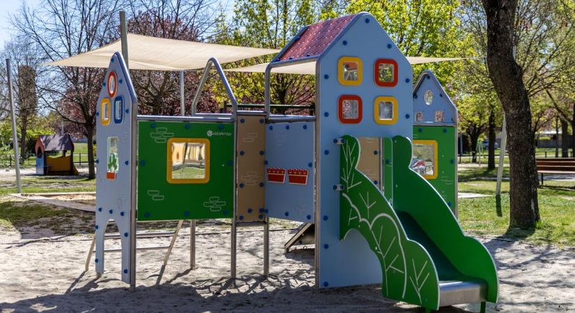 Szülők figyelem: még biztonságosabb lesz a dorogi játszótér fotók