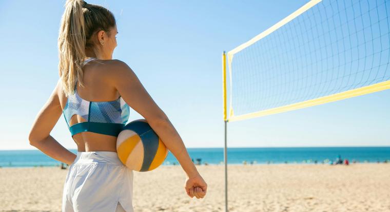 Homok, napsütés és brutális leütések: jön a Smash by Meló-Diák strandröplabda bajnokság