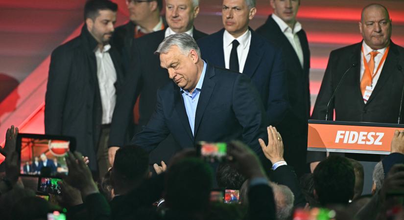 „Ding-dong! Meghalt a boszorkány, meghalt a gonosz boszorkány!” – így örül Orbán vereségének az EUobserver szerzője