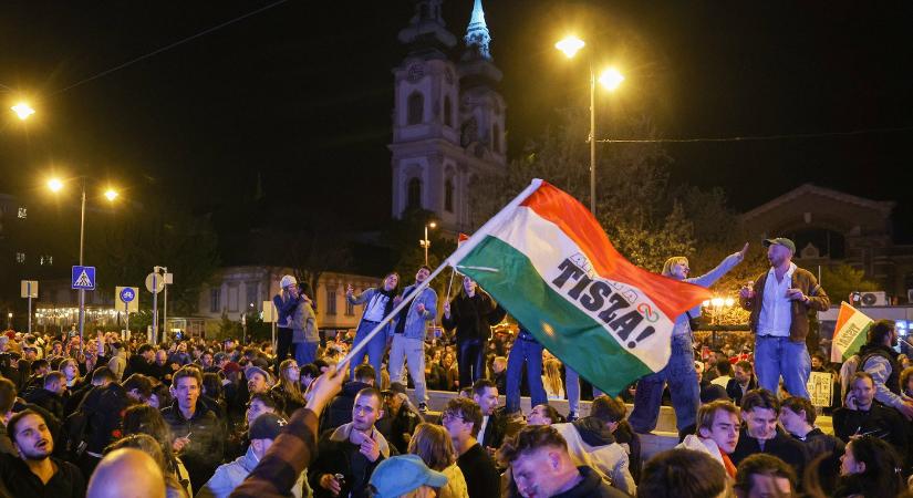 Példátlan baki a TV2 élő adásában a Tisza választási győzelme után, ezzel a videóval van tele az egész internet